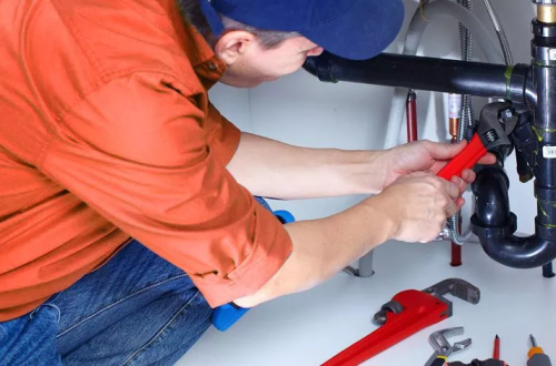 Plumbers: A Basic Guide to Follow When Hiring One